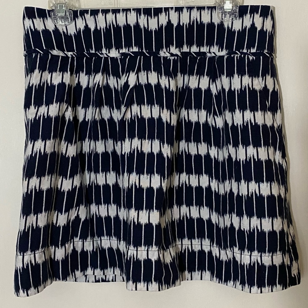 LOFT Mini Skirt inside pockets Size 8